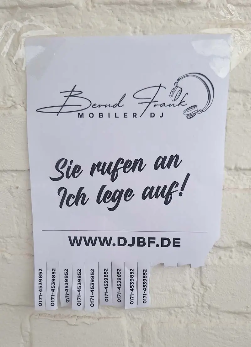 Rufen Sie mich an!